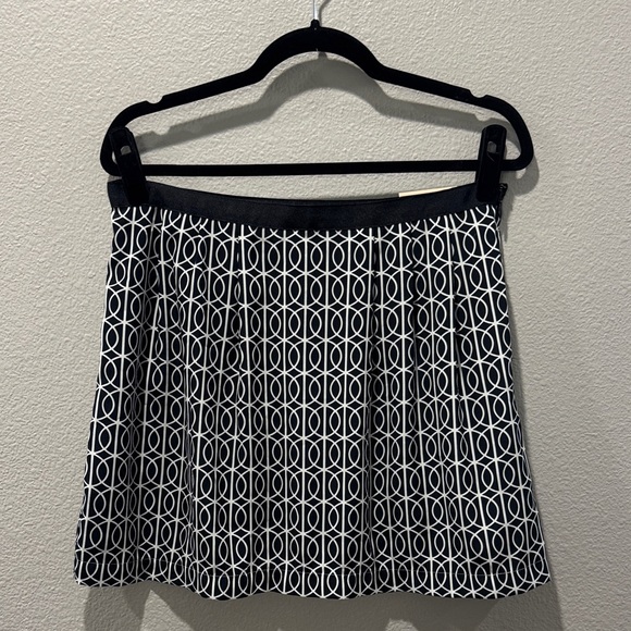 Banana Republic Dresses & Skirts - 🖤🤍 NWT Banana Republic Geometric Black & White Women's Skirt – SZ 10 🤍🖤